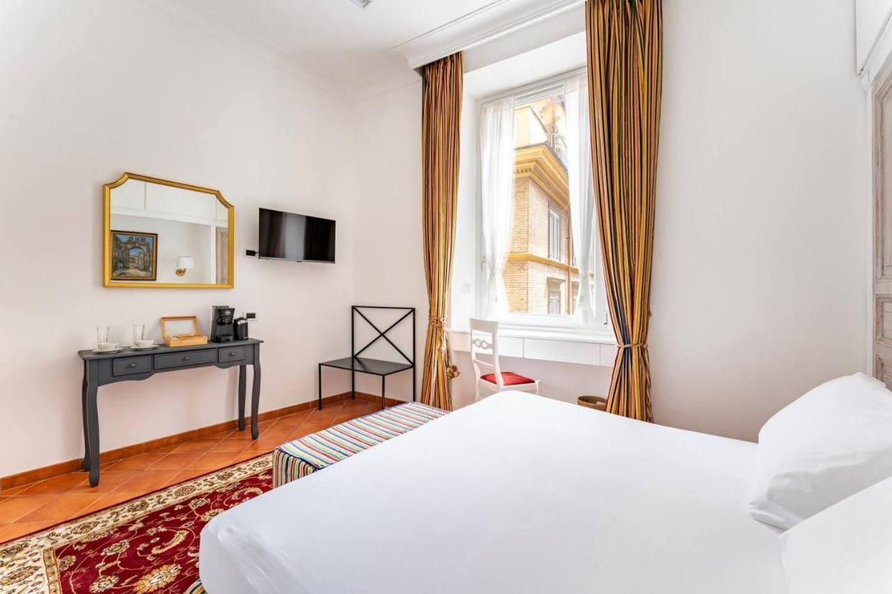 Fori Imperiali Luxe Mansion Hotel โรม ภายนอก รูปภาพ