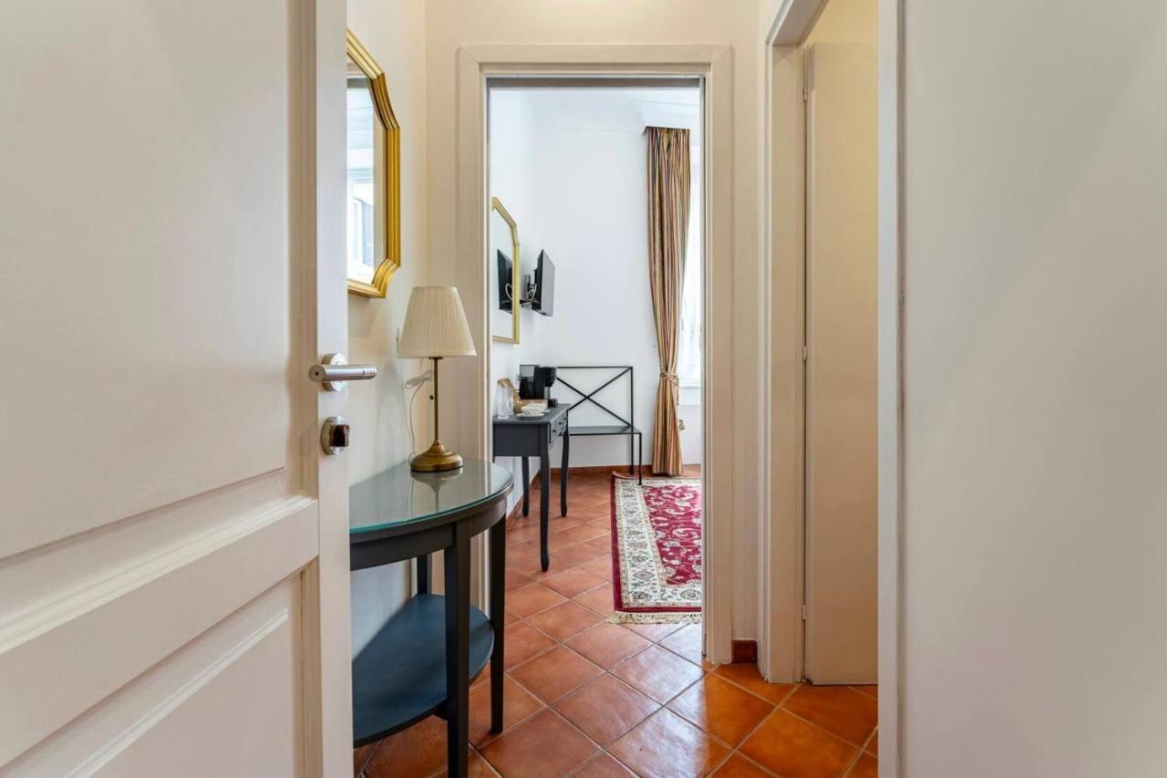 Fori Imperiali Luxe Mansion Hotel โรม ภายนอก รูปภาพ