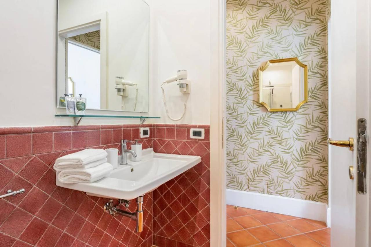 Fori Imperiali Luxe Mansion Hotel โรม ภายนอก รูปภาพ